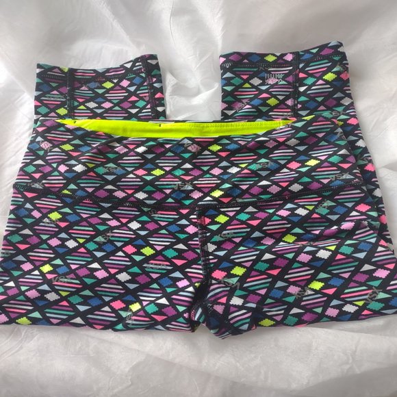Victoria's Secret Knockout Tight, Cropped Leggings XS - Picture 3 of 5
